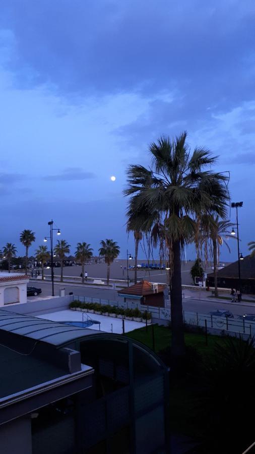 Lido Beachfront Torremolinos Bagian luar foto